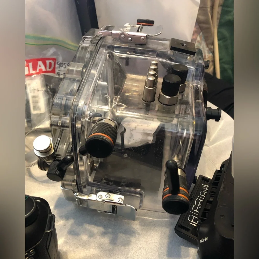 UNDERWATER CAMERA SET- Fully equipped Ikelite Underwater House & Canon 7D Camera